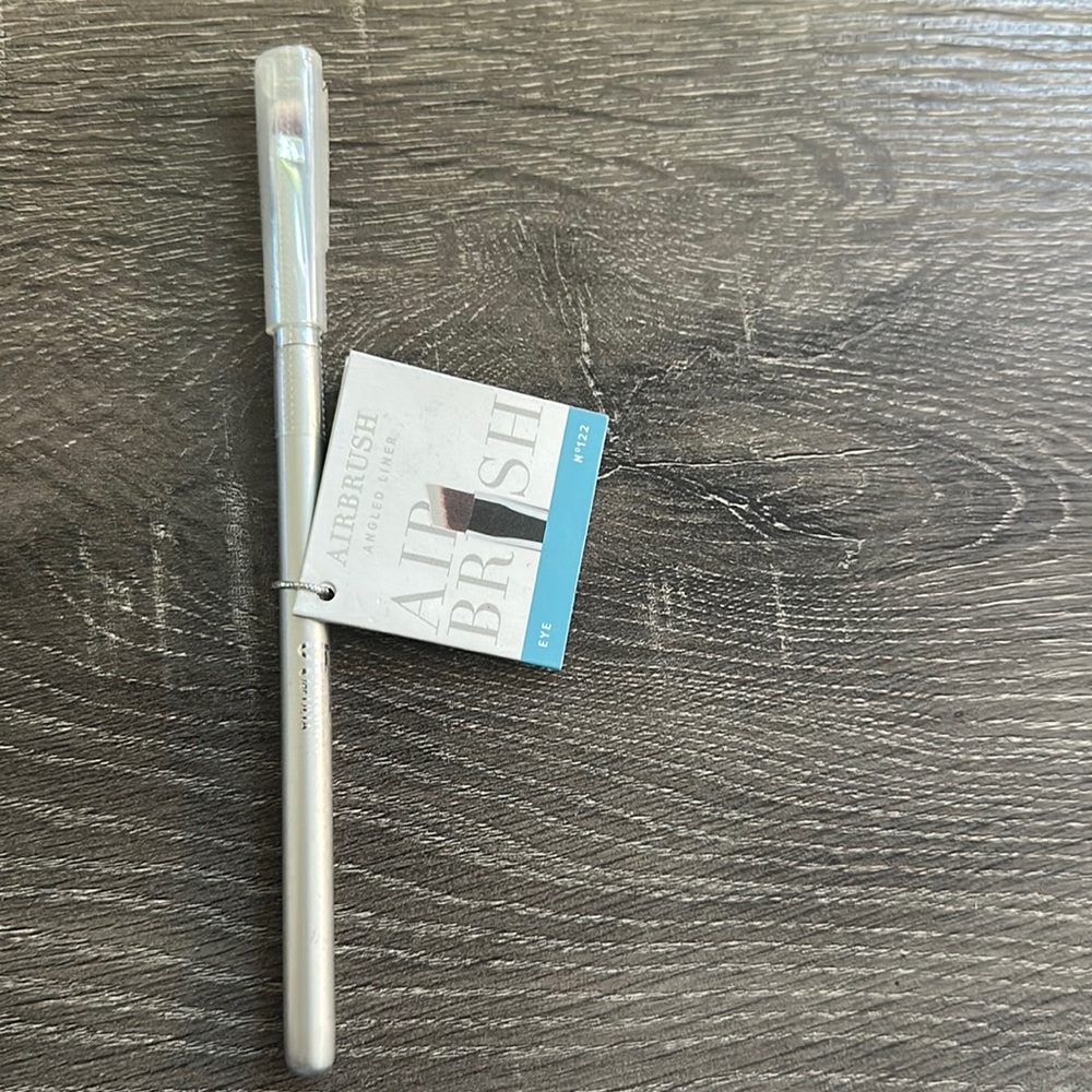 It makeup brush